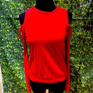 A fitted shoulder less long sleeve shirt from FOREVER 21